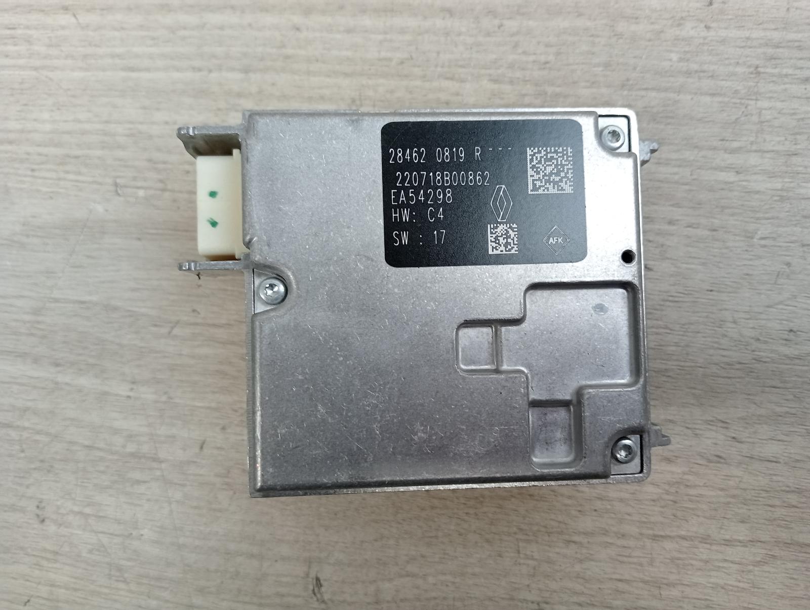 8981559