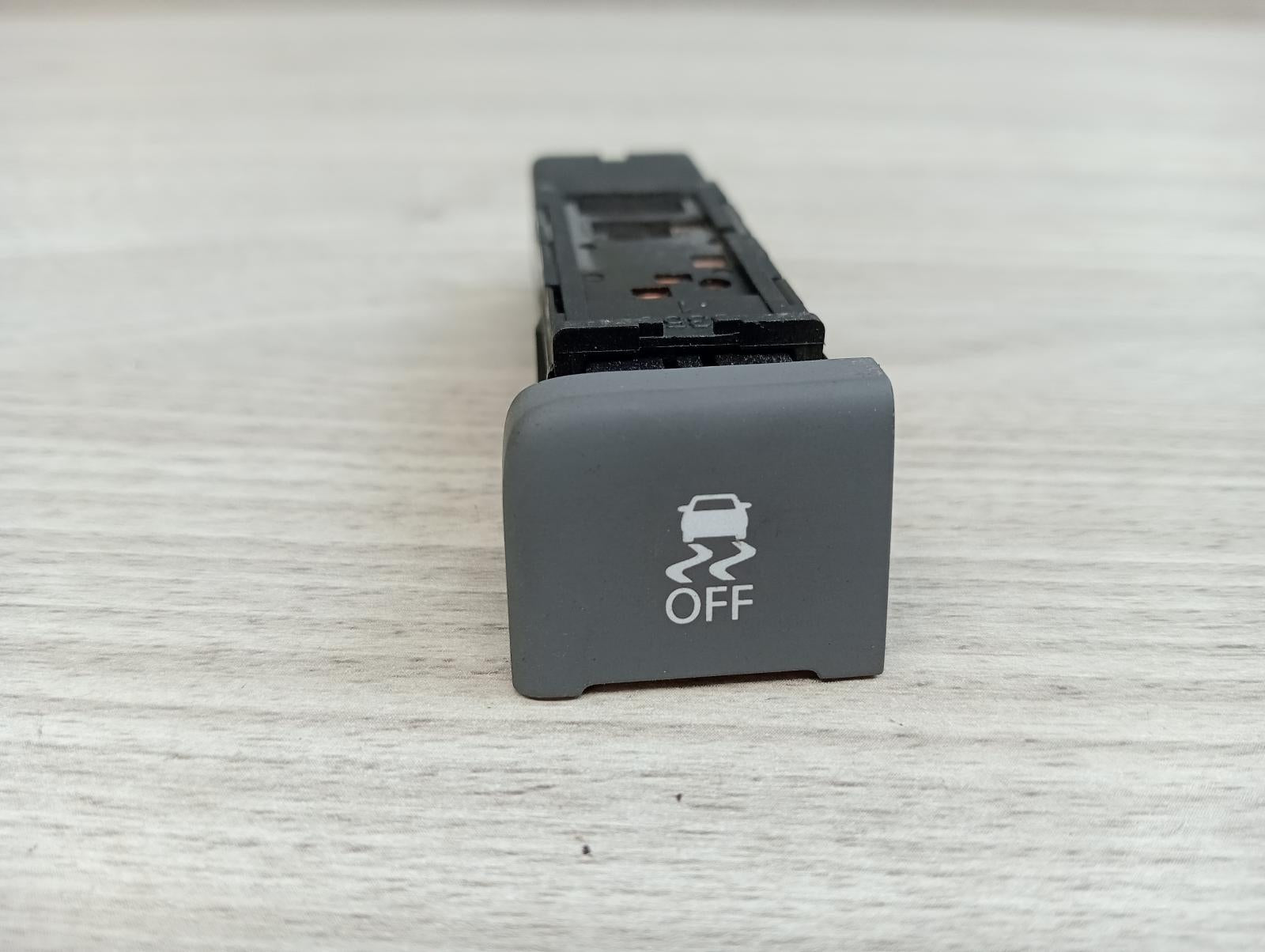 8956097
