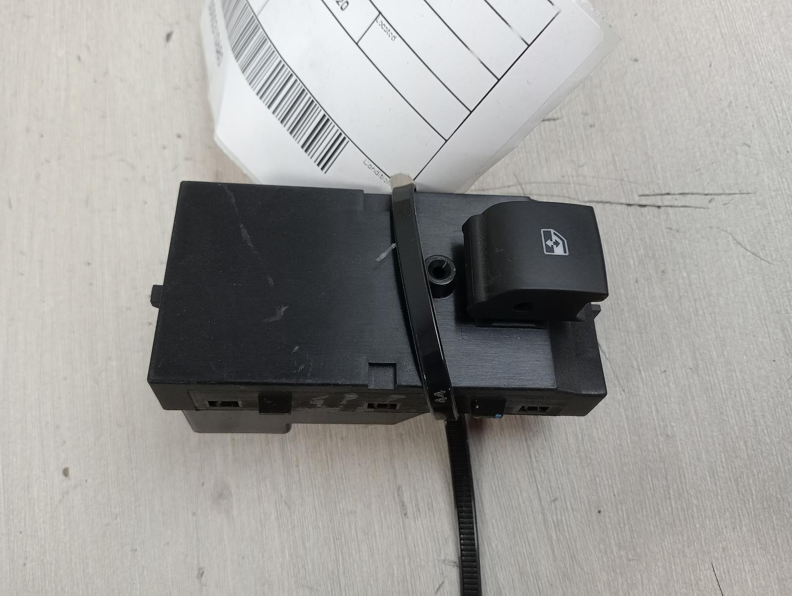 HOLDEN COLORADO POWER WINDOW SWITCH LH FRONT, RG, 07/16-12/20 2020