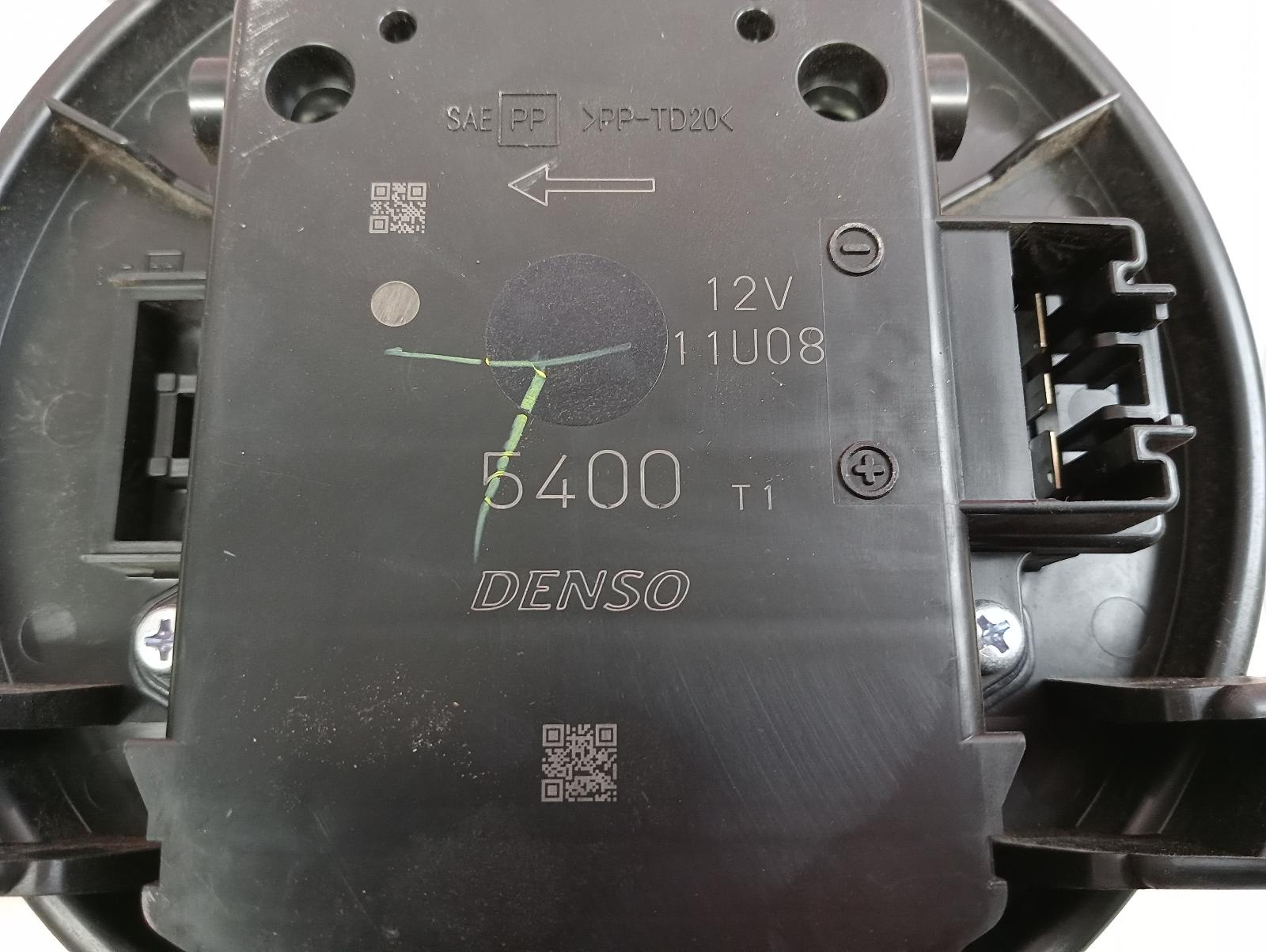 8953385
