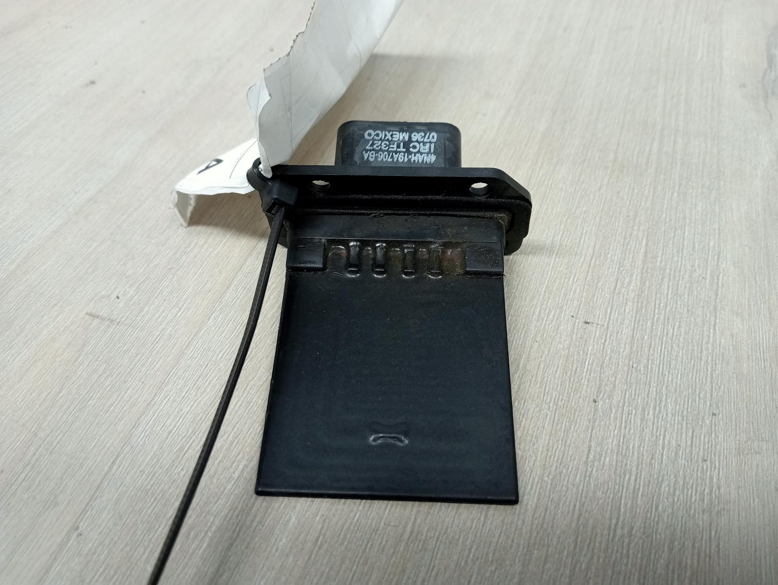 8975828