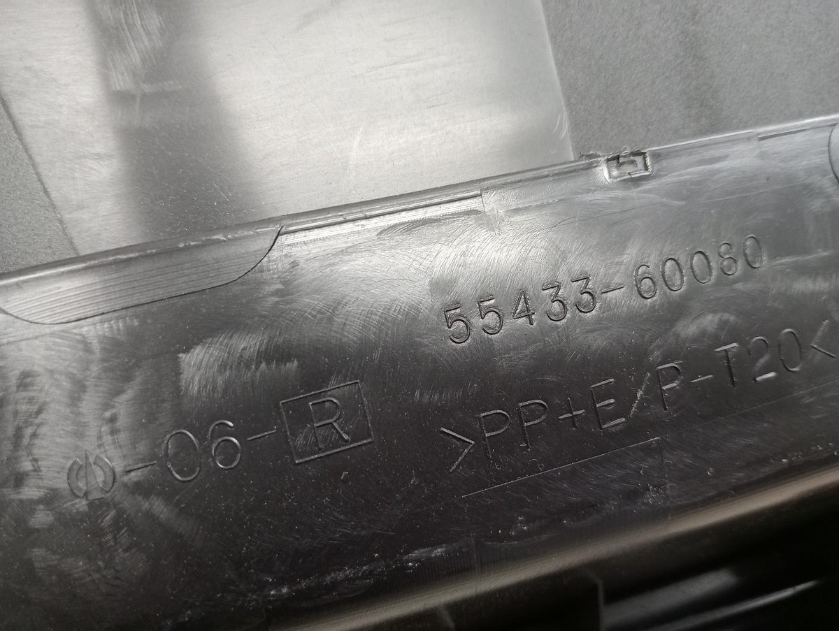 9005843