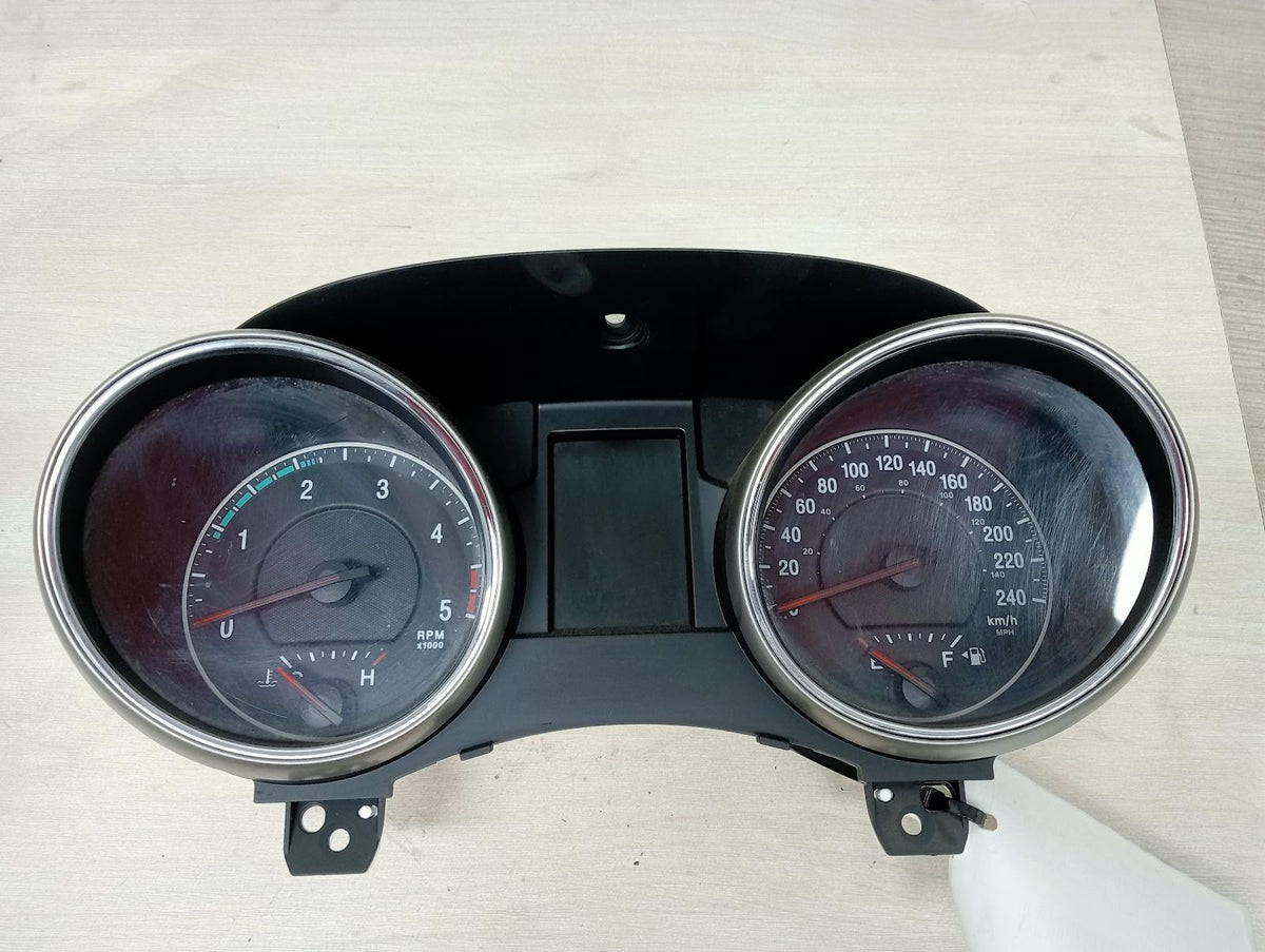JEEP GRANDCHEROKEE INSTRUMENT CLUSTER DIESEL, 3.0, AUTO T/M, WK, 10/10-03/13 201