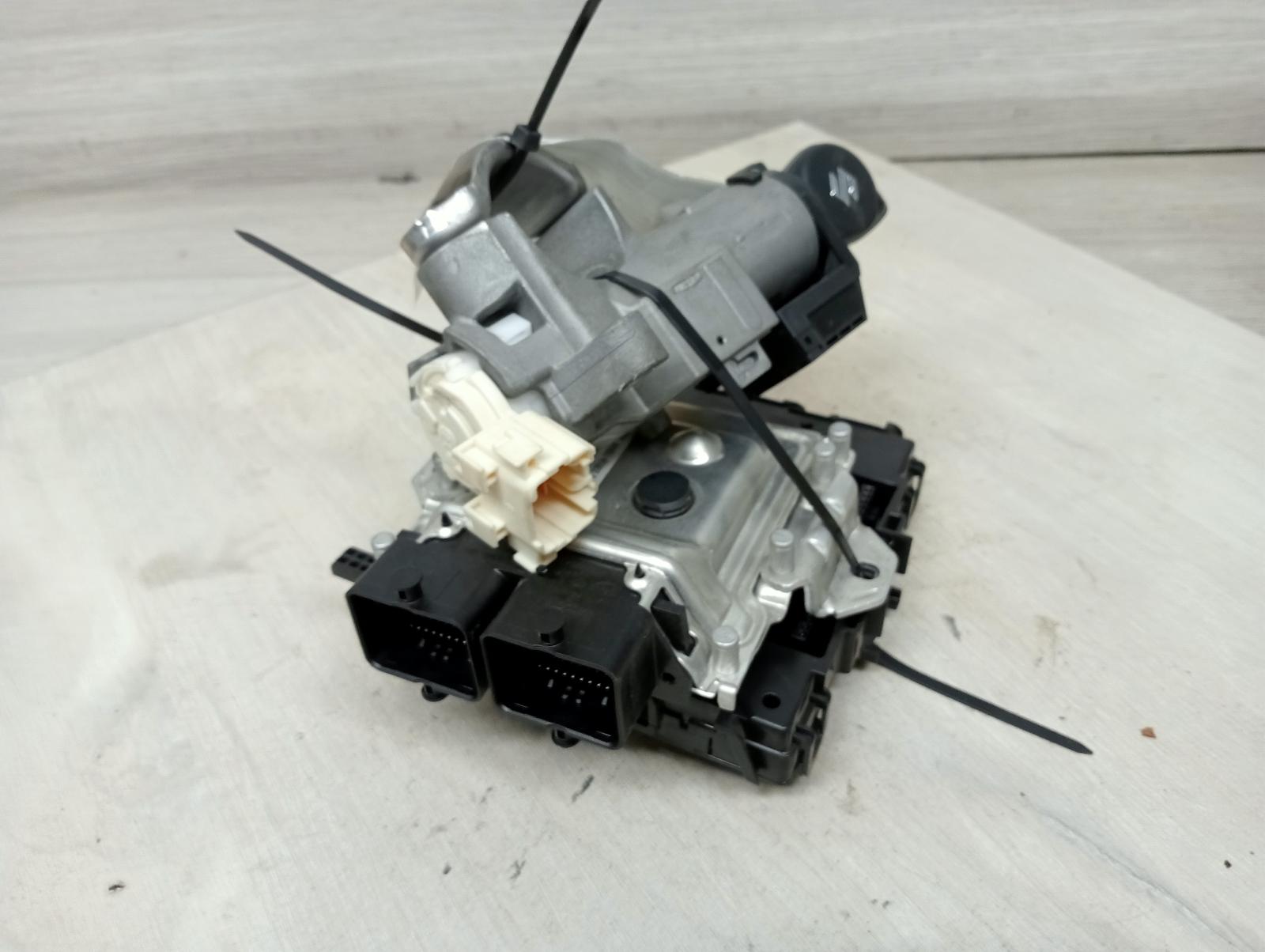 8952507
