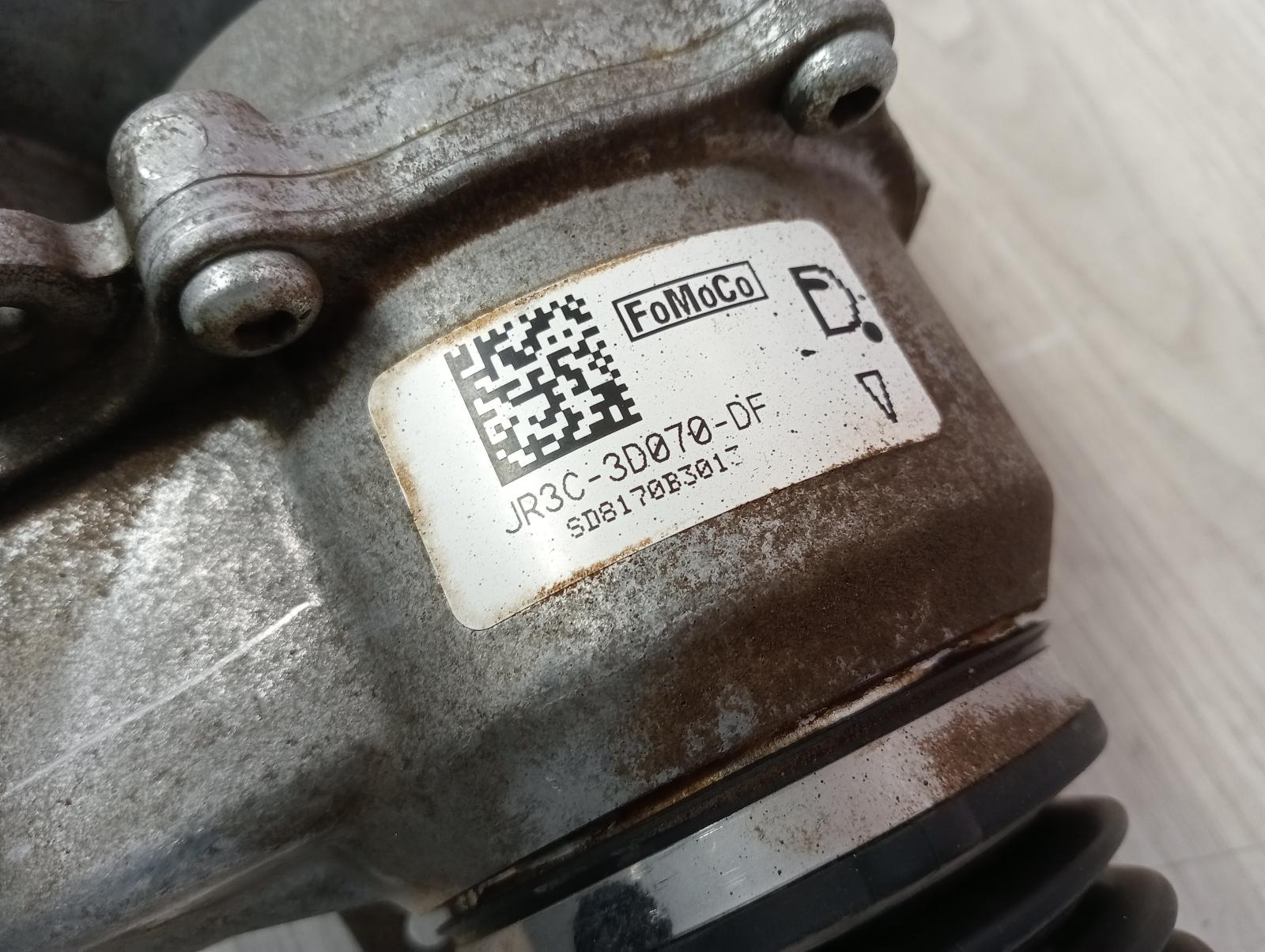 8952437