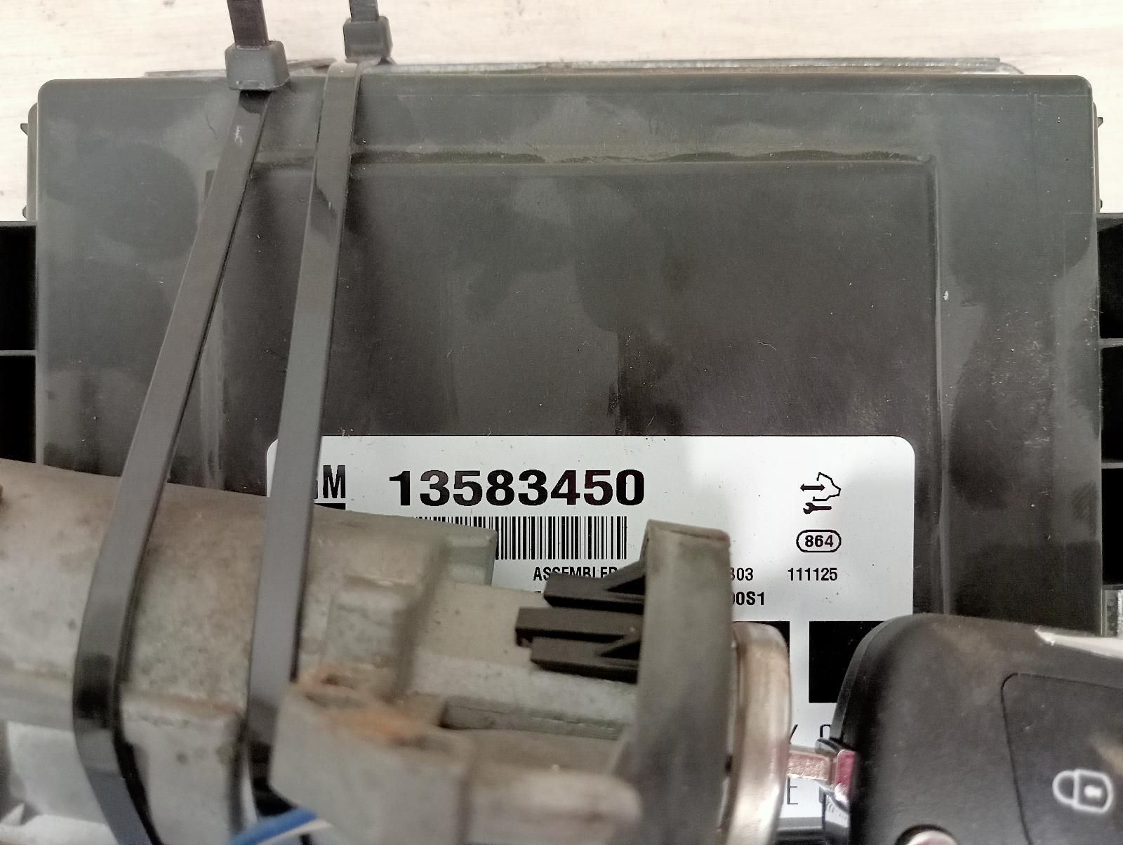 8951523