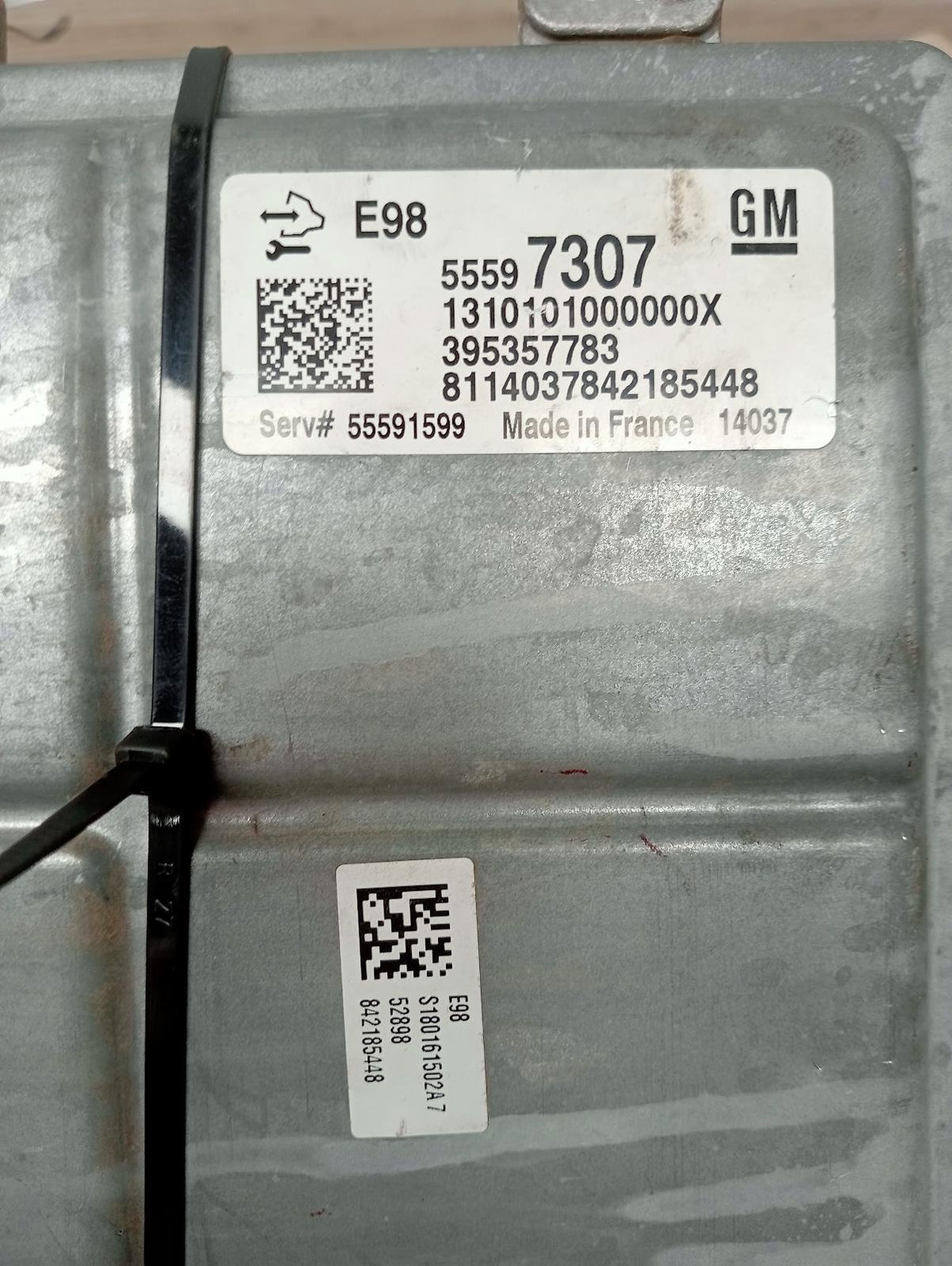 9043811