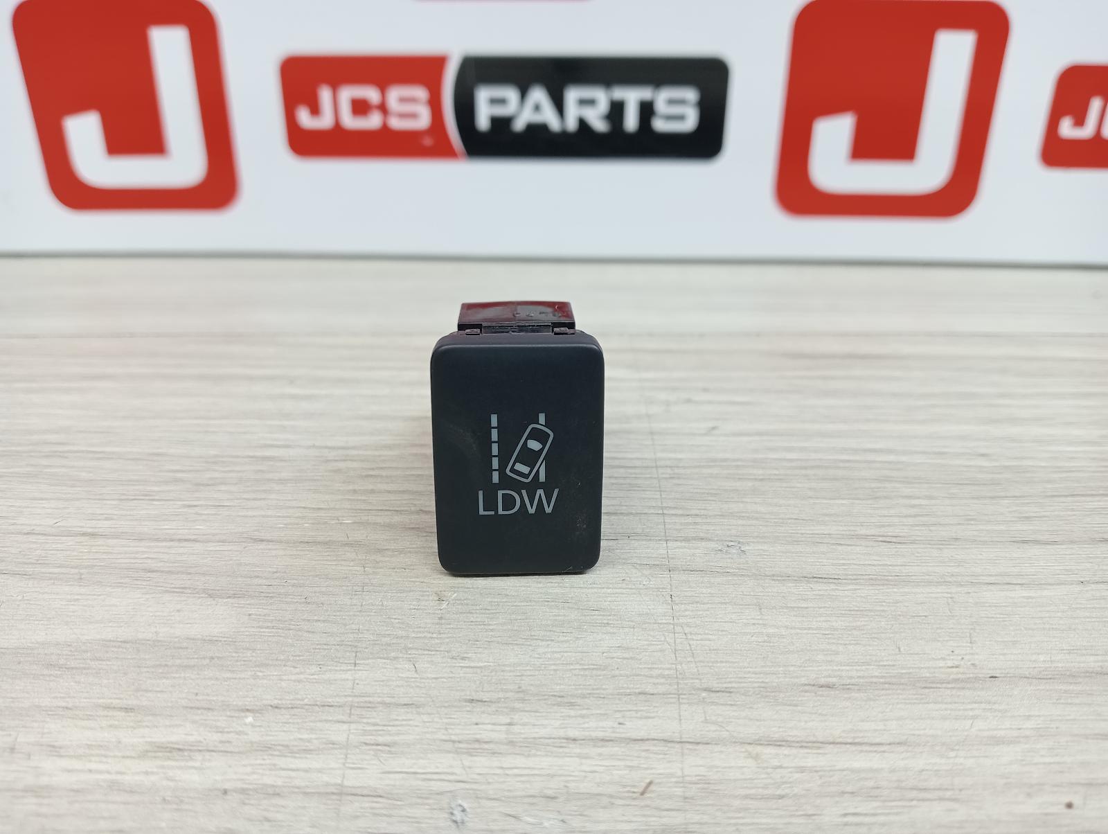 8976007
