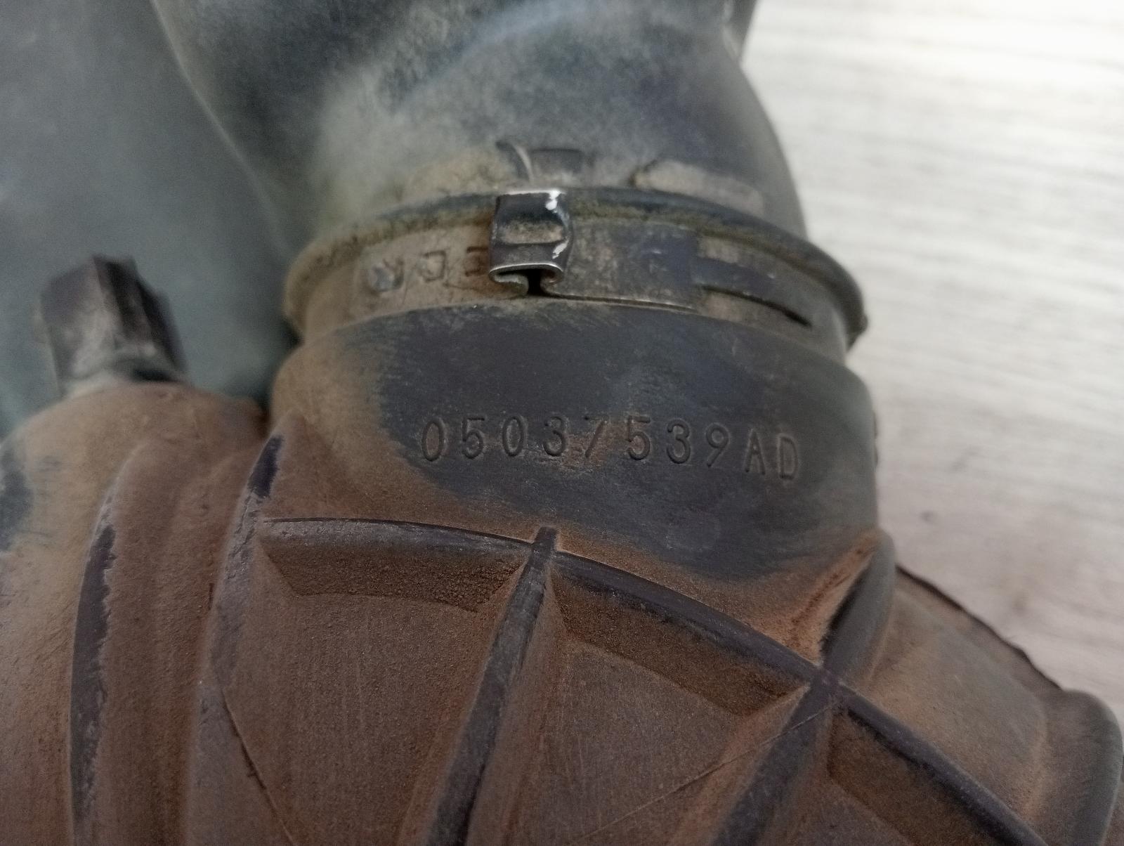 8835528