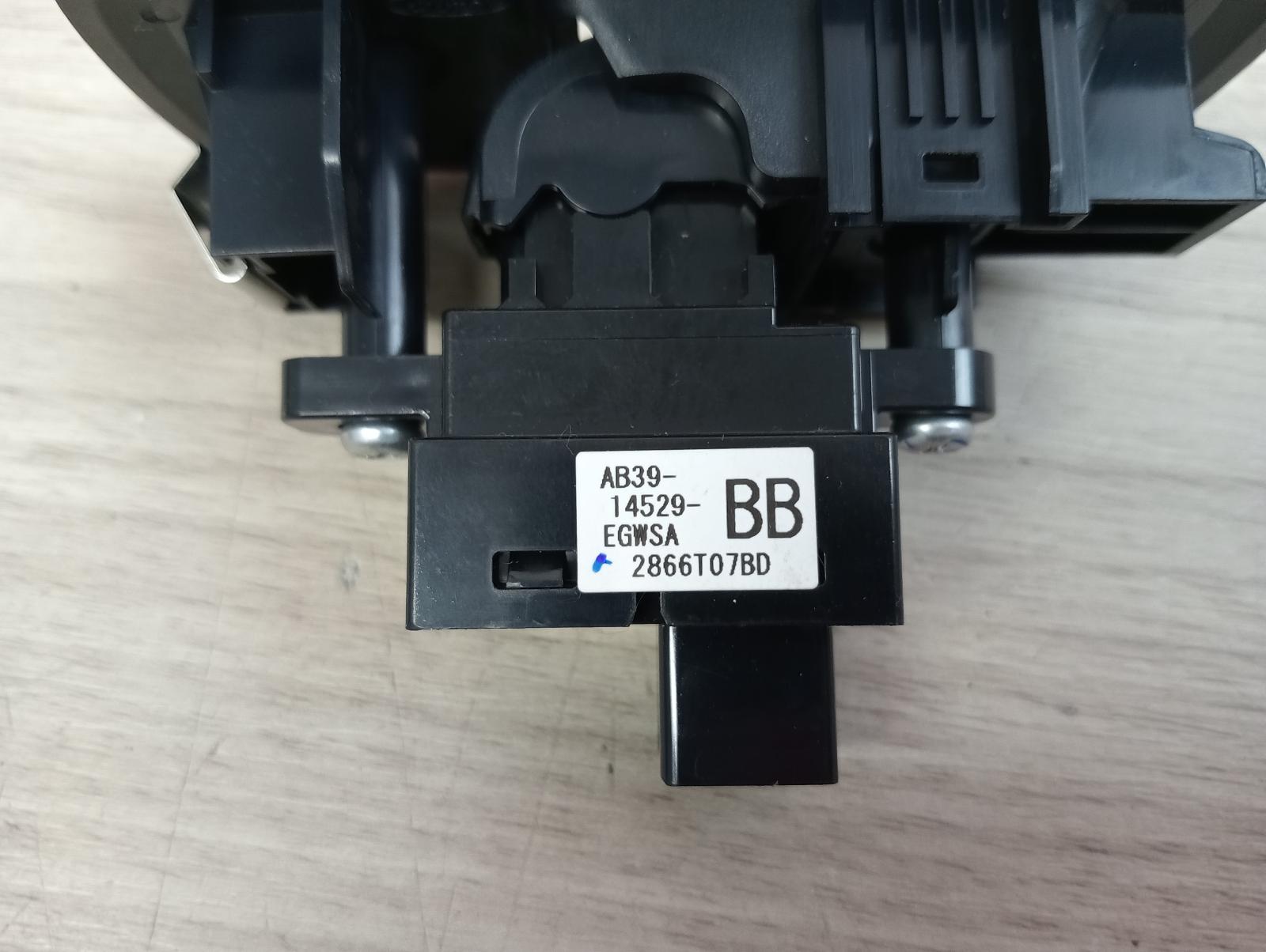 8976028