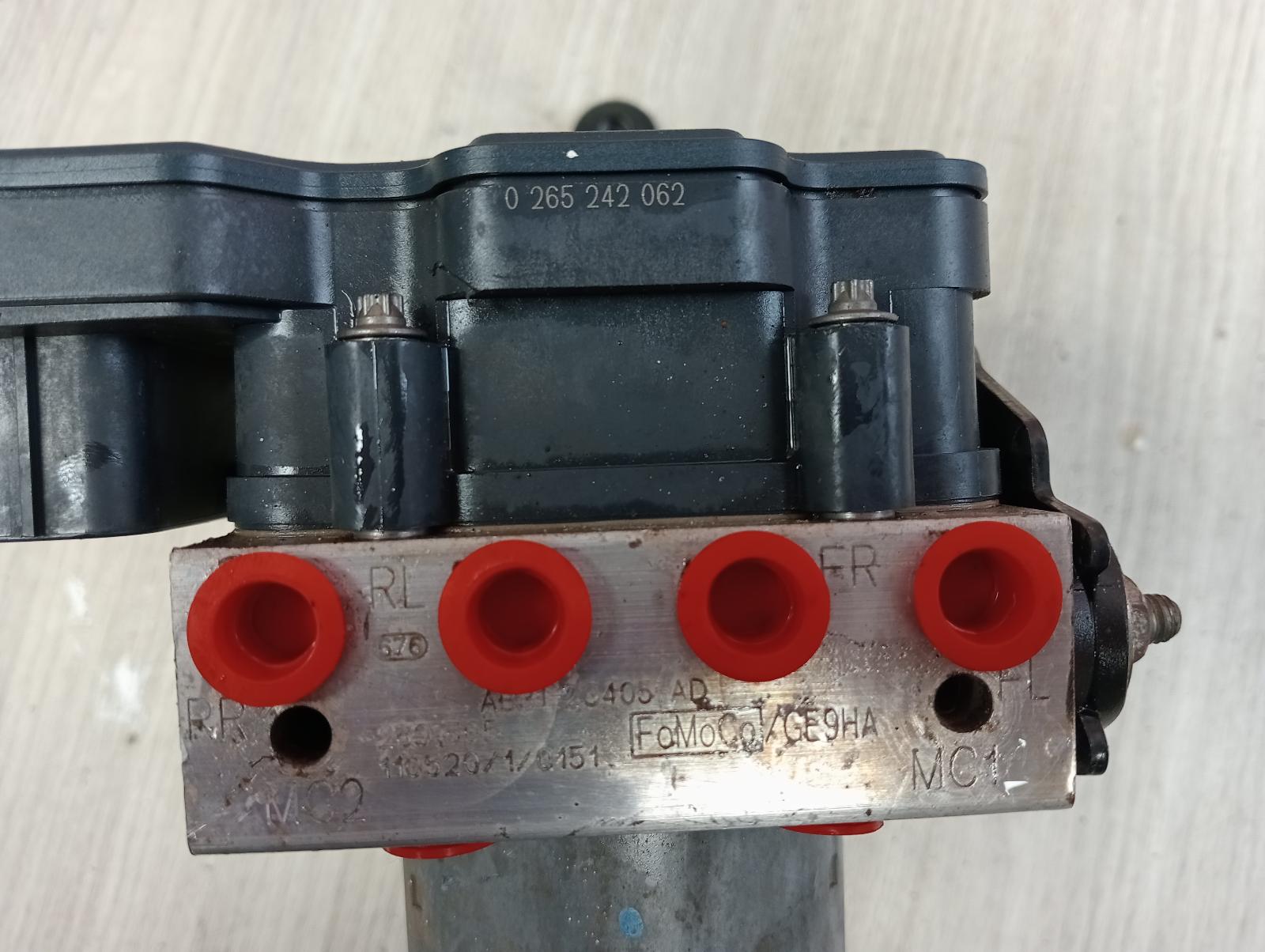 8728001