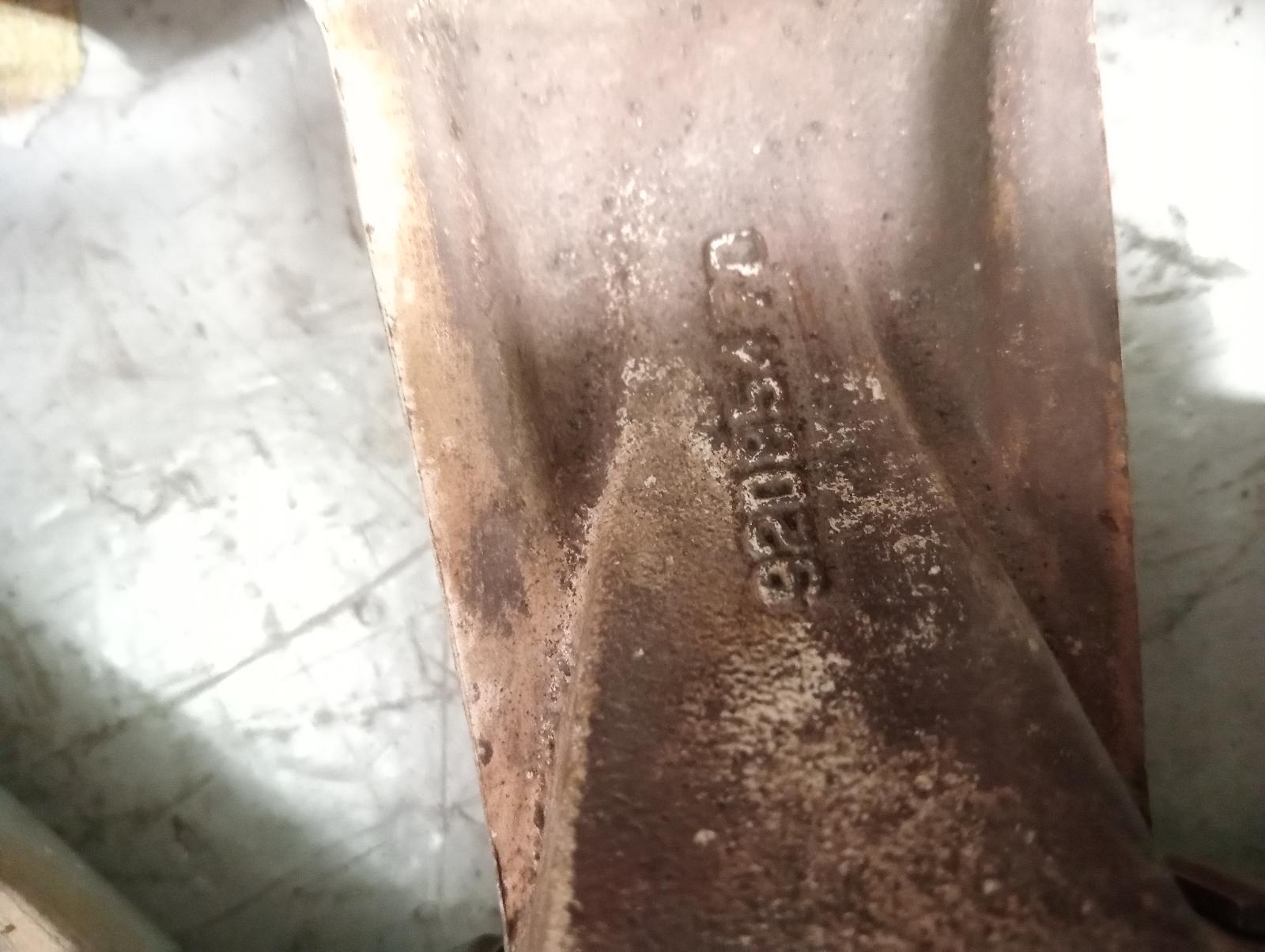 8976094