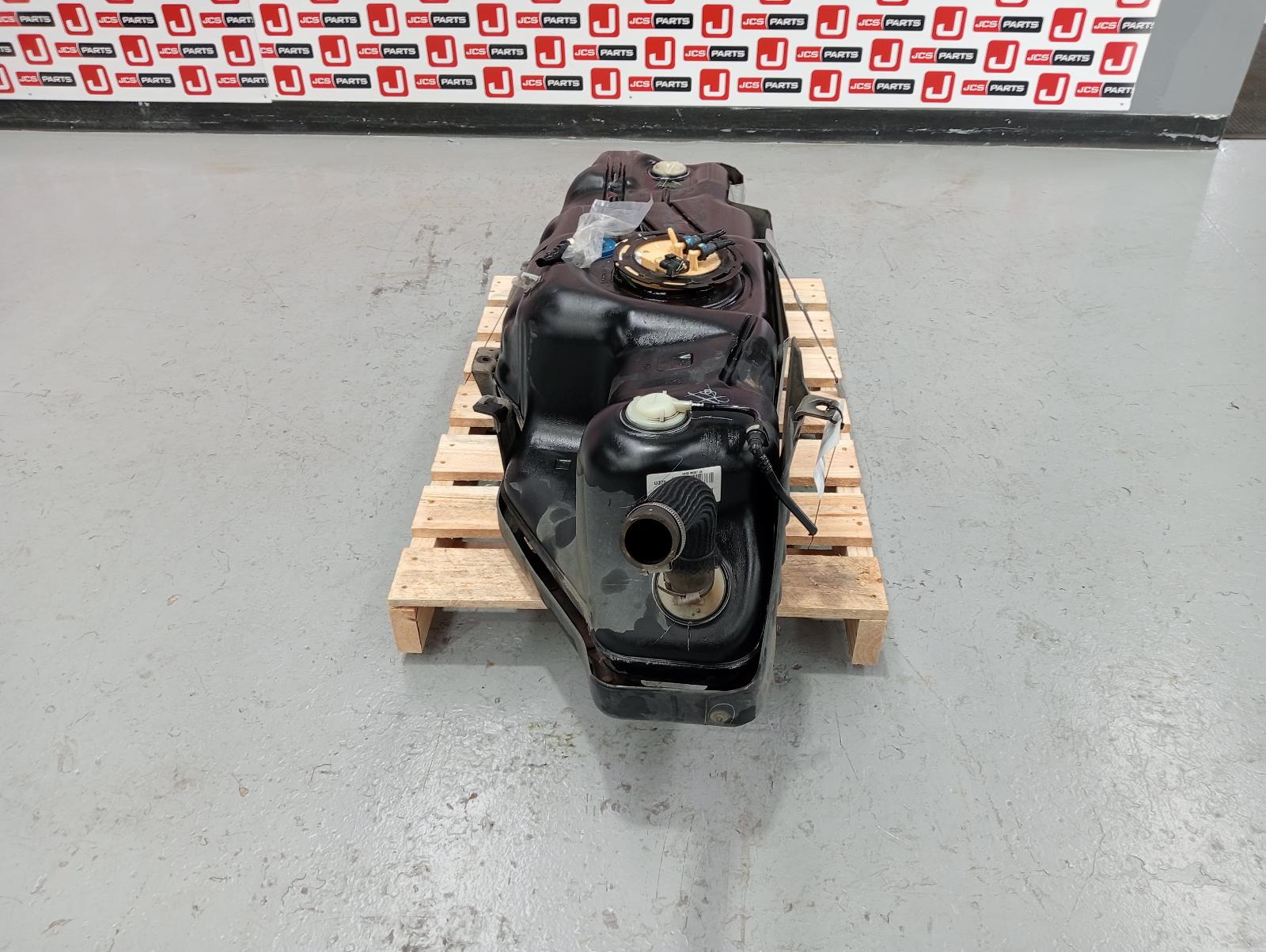 8963916