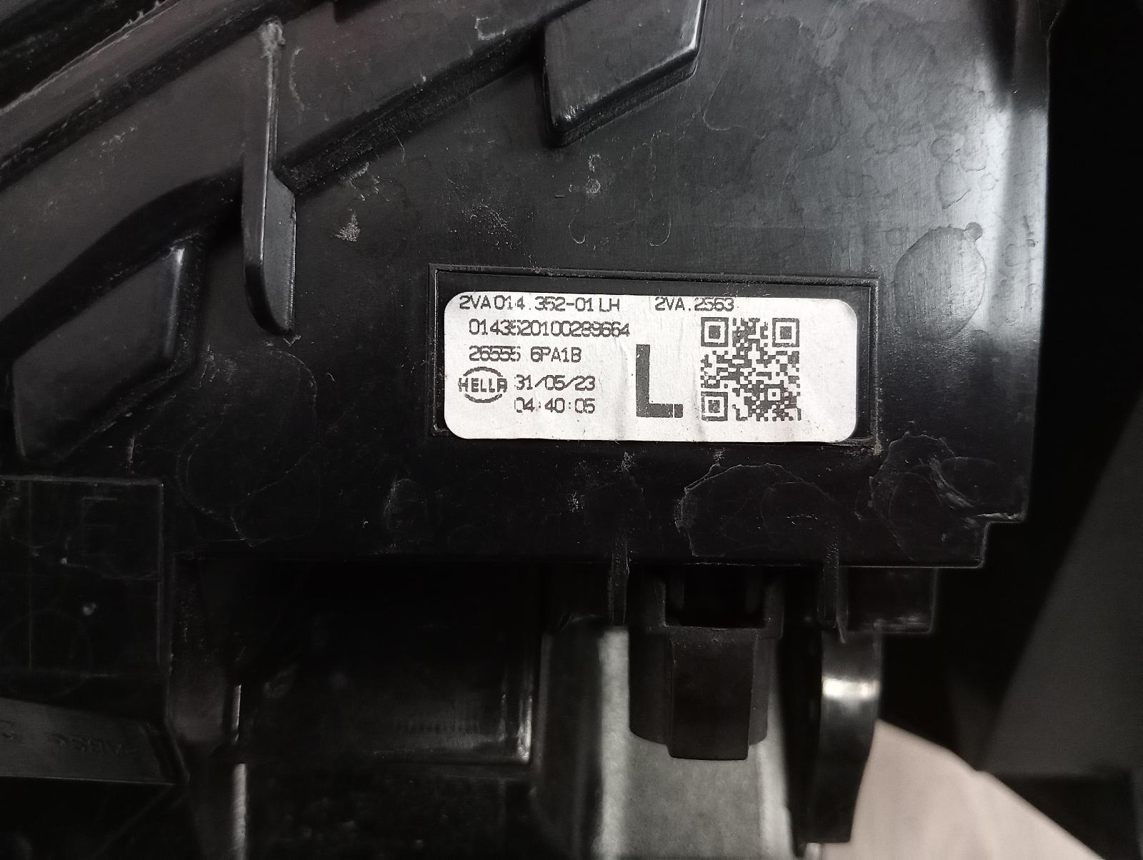 8960842