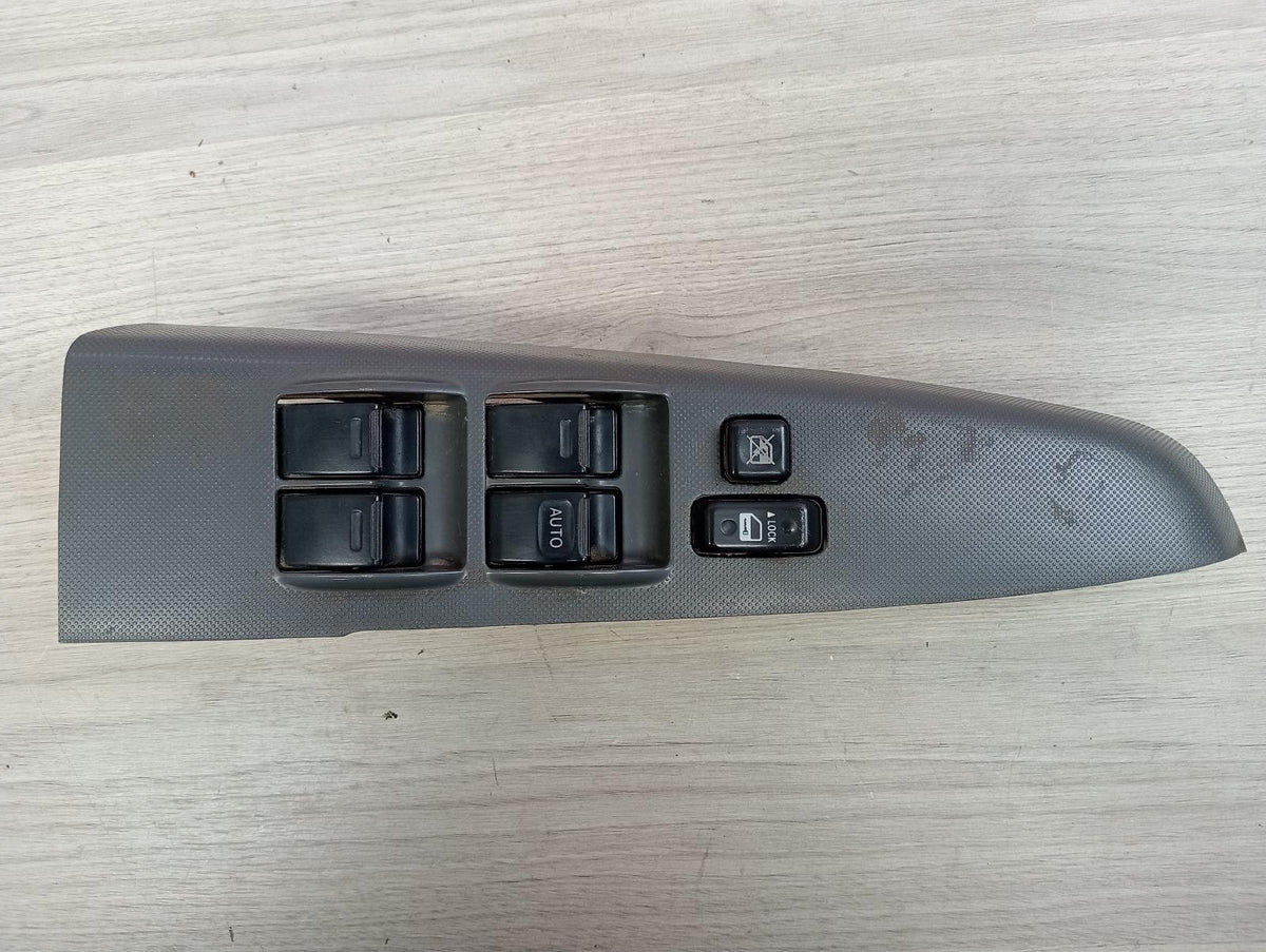 8997281