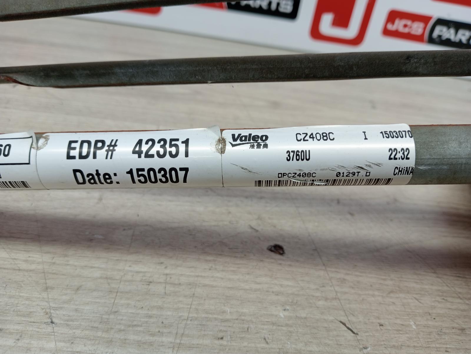 8905894