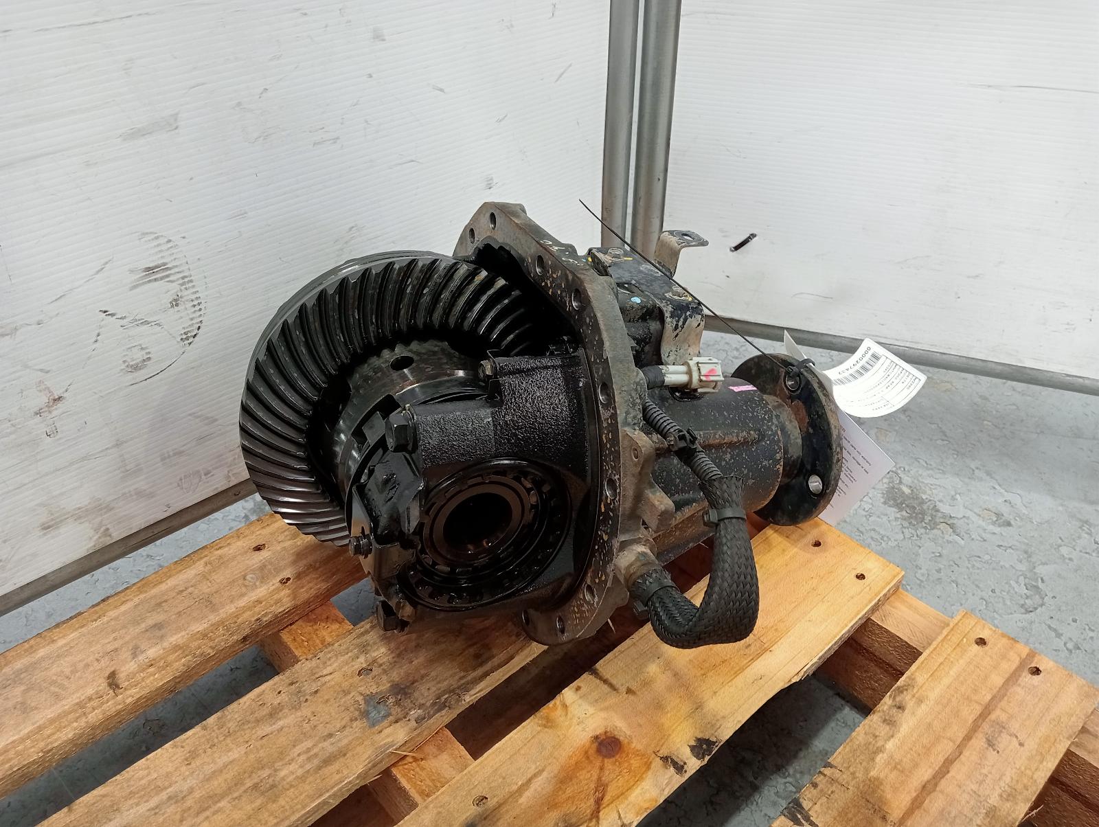 8713748