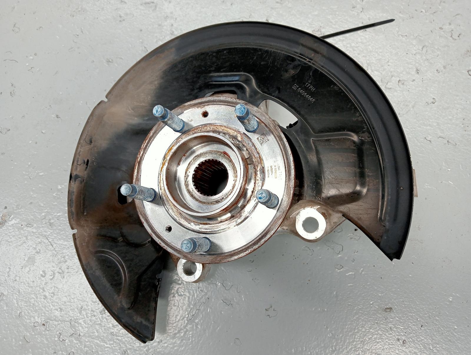 8945077