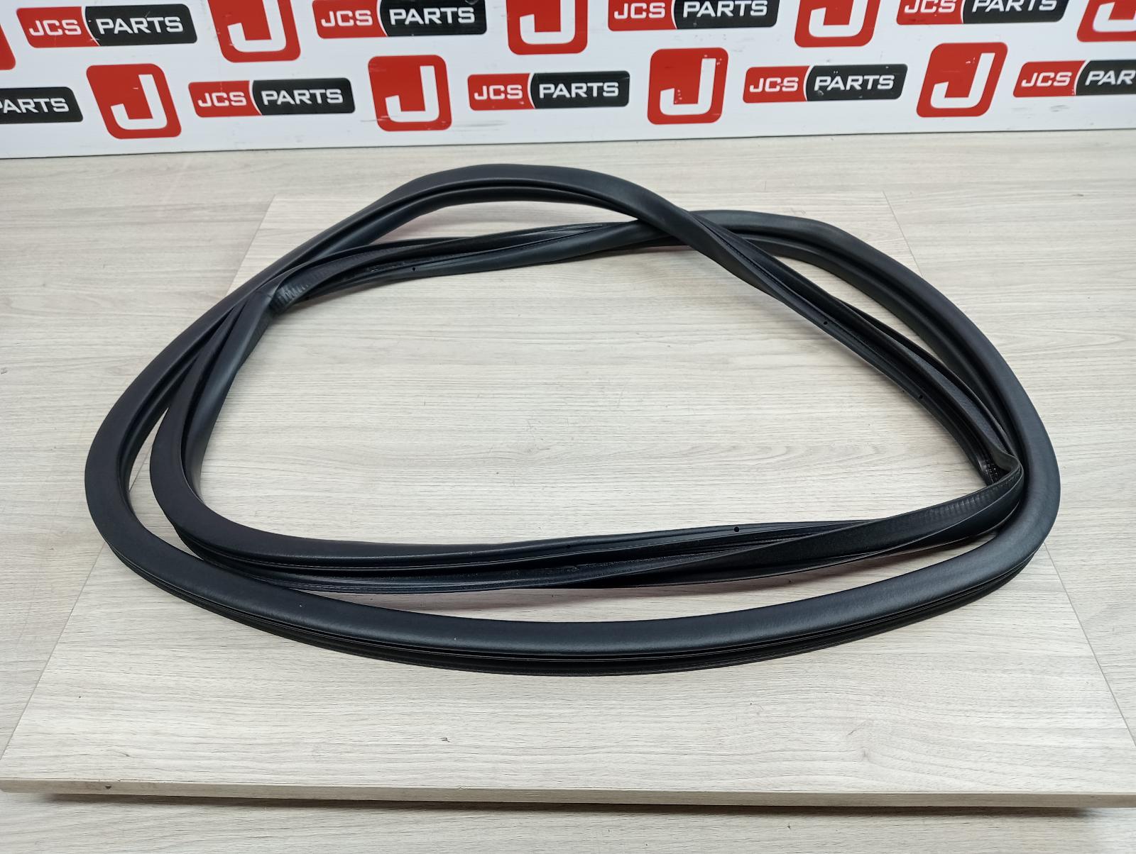 8955608