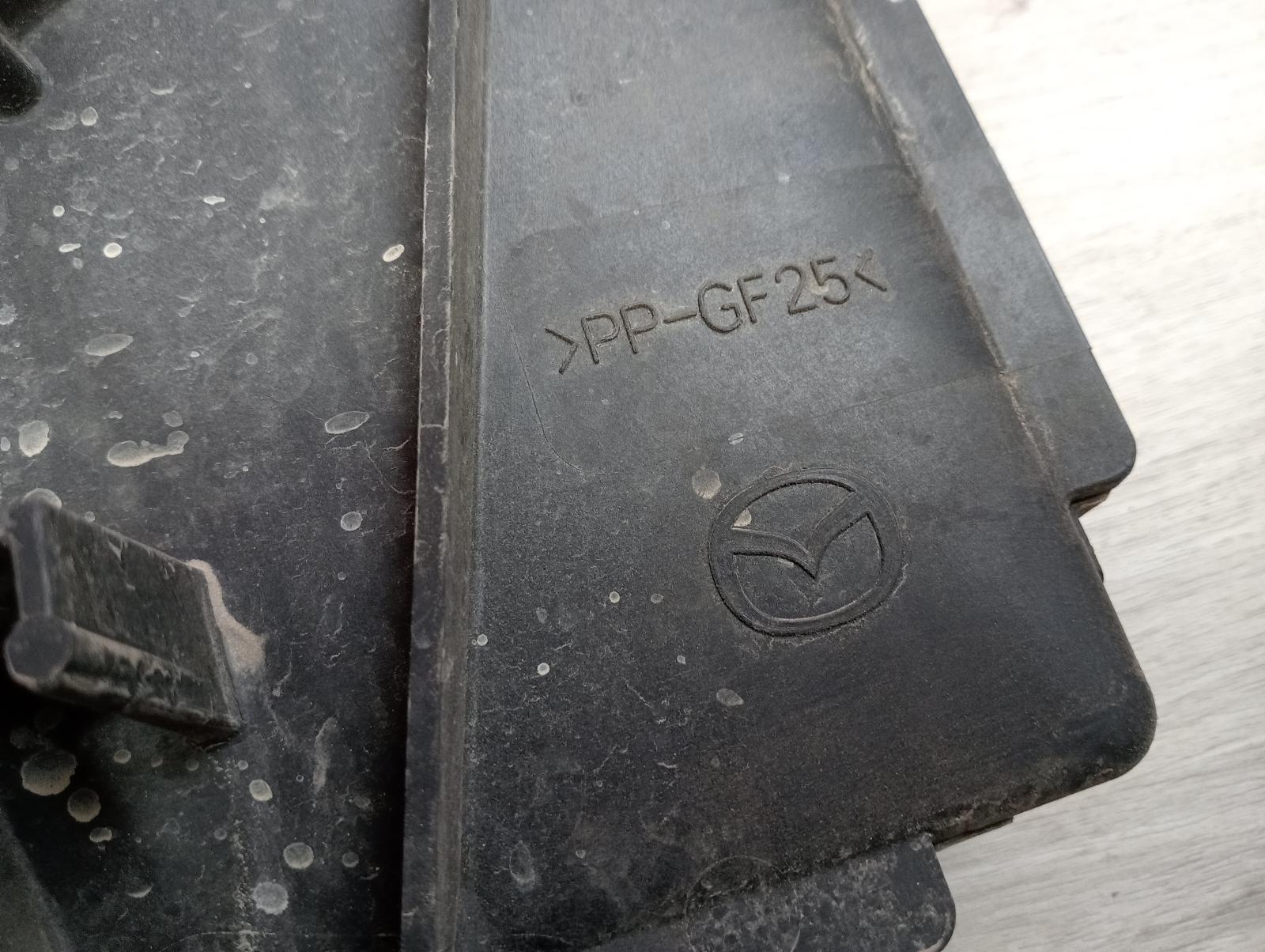 8975995