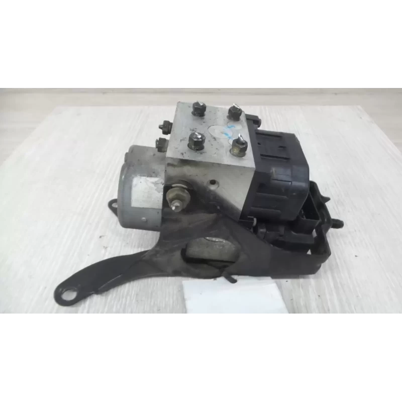 SUBARU OUTBACK ABS PUMP/MODULATOR 3RD GEN, EJ25, AUTO T/M, P/N 27531AC050, 12/98