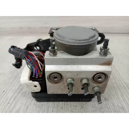 TOYOTA HILUX ABS PUMP/MODULATOR P/N 4405071010, 03/05-08/15 2015