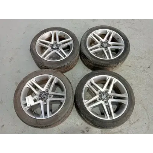 HOLDEN COMMODORE WHEEL ALLOY FACTORY, 18X8.0IN, VE, SV6, 09/10-05/13 2011