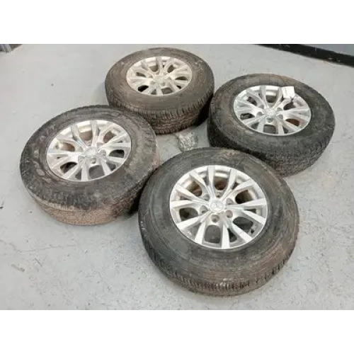 MITSUBISHI TRITON WHEEL ALLOY FACTORY, 17X7.5IN, 6 SPOKE, 38 POSITIVE OFF SET, G MITSUBISHI TRITON WHEEL ALLOY FACTORY, 17X7.5IN, 6 SPOKE, 38 POSITIVE OFF SET, G