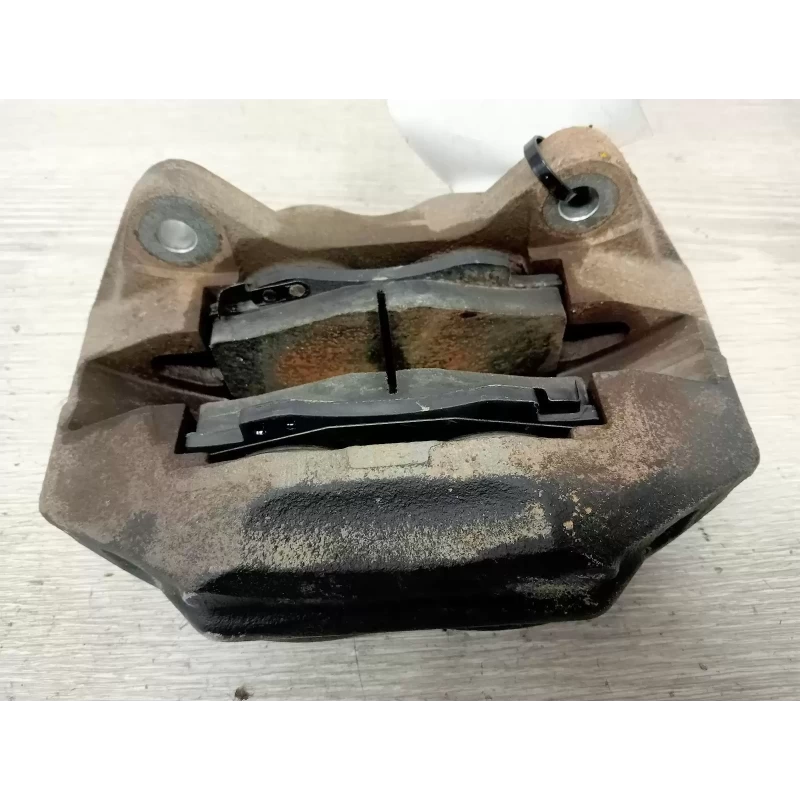 TOYOTA HILUX CALIPER LH FRONT, 4WD, 12WAK CALIPER CASTING NUMBER, NON VSC TYPE,