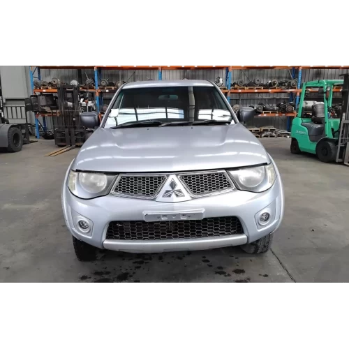 MITSUBISHI TRITON FRONT BUMPER BUMPER BAR, MN, GL-R/GLX/GLX-R, COLOUR CODED, FLA