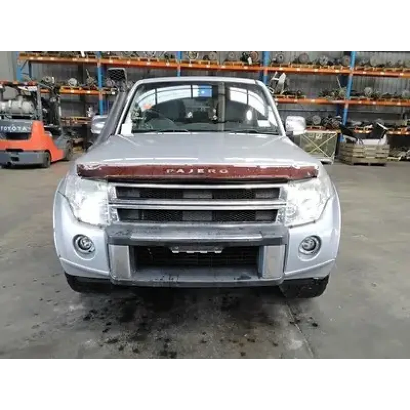 MITSUBISHI PAJERO FRONT BUMPER BUMPER BAR, NS-NT, NON H/LAMP WASHER TYPE, GLX/VR