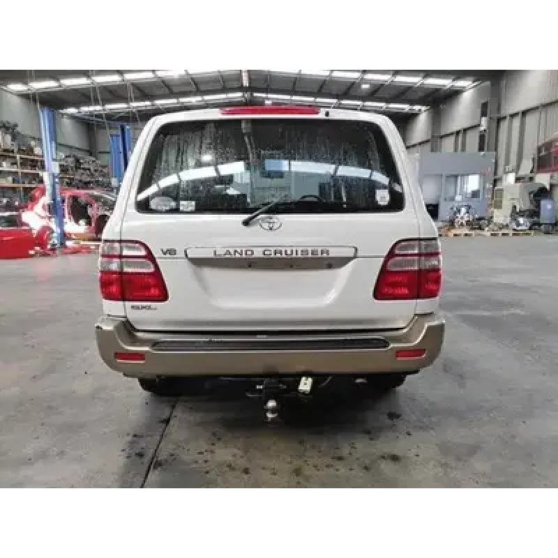 TOYOTA LANDCRUISER REAR BUMPER 100 SERIES, GOLD/SILVER, 01/98-10/07 2005