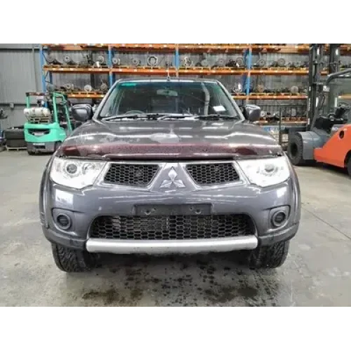 MITSUBISHI CHALLENGER FRONT BUMPER BUMPER BAR, LS, NON H/LAMP WASHER TYPE, KH/PB