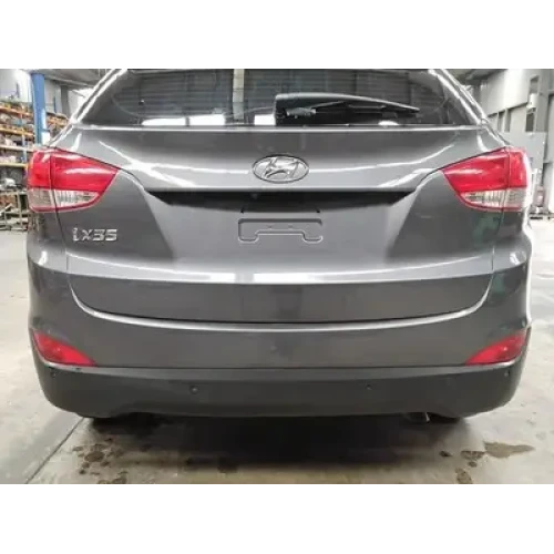 HYUNDAI IX35 REAR BUMPER LM SERIES, BUMPER BAR (2 PIECE), NON SE/TROPHY, W/ PARK HYUNDAI IX35 REAR BUMPER LM SERIES, BUMPER BAR (2 PIECE), NON SE/TROPHY, W/ PARK