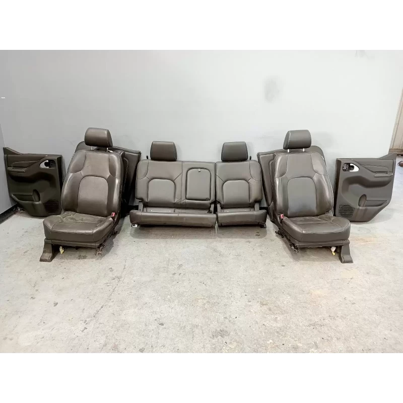 NISSAN NAVARA COMPLETE INTERIOR D40, LEATHER, ST-X 550, 09/05-08/15 2013