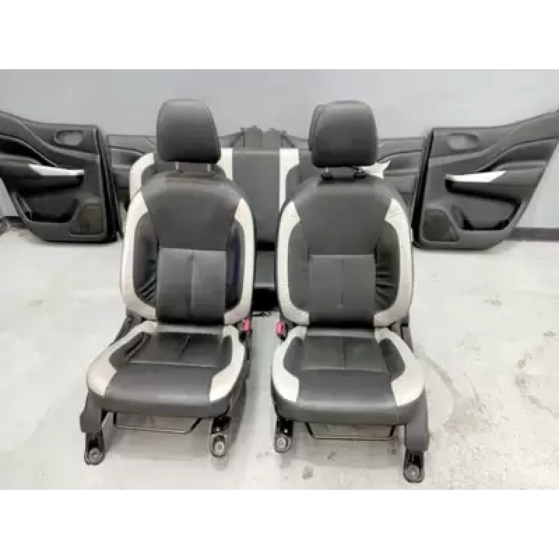 NISSAN NAVARA COMPLETE INTERIOR NP300, DUAL CAB, LEATHER, 04/15- 2017