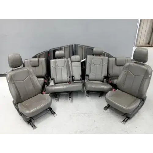 TOYOTA PRADO COMPLETE INTERIOR 150 SERIES, LEATHER, 08/13-07/17 2015 TOYOTA PRADO COMPLETE INTERIOR 150 SERIES, LEATHER, 08/13-07/17 2015