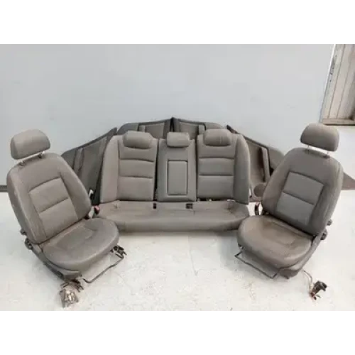 HOLDEN COMMODORE COMPLETE INTERIOR VE S1-S2, SEDAN, BERLINA/60TH ANNIV/OMEGA, LE HOLDEN COMMODORE COMPLETE INTERIOR VE S1-S2, SEDAN, BERLINA/60TH ANNIV/OMEGA, LE