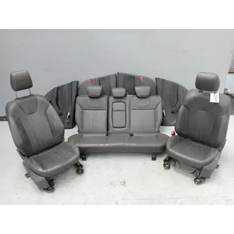 FORD FOCUS COMPLETE INTERIOR LW, HATCH, CLOTH, TITANIUM, 05/11-08/15 2014 FORD FOCUS COMPLETE INTERIOR LW, HATCH, CLOTH, TITANIUM, 05/11-08/15 2014