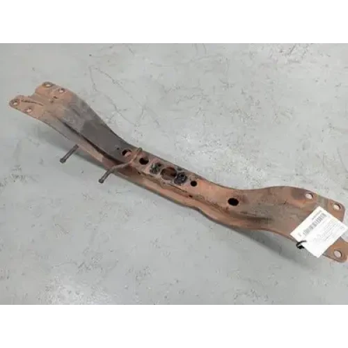 TOYOTA HILUX FRT XMEMBER/CRADLE GEARBOX CROSSMEMBER, MANUAL T/M, 4WD TYPE, 09/97