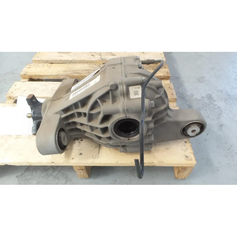 HOLDEN COMMODORE DIFFERENTIAL CENTRE VF, V6, LFW (195mm), 3.27 RATIO, NON LSD TY