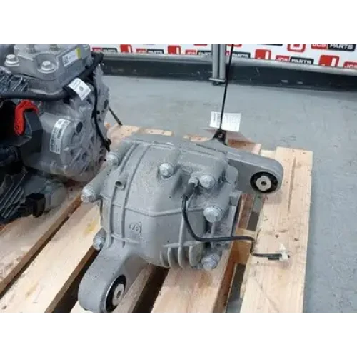 HOLDEN COMMODORE DIFFERENTIAL CENTRE VE, V6, 3.27 RATIO, NON LSD TYPE, 08/06-05/