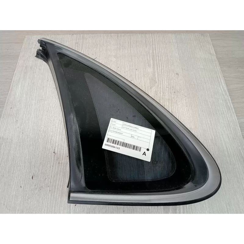 HOLDEN STATESMAN/CAPRICE LEFT REAR SIDE GLASS WL, 08/04-08/06 2006