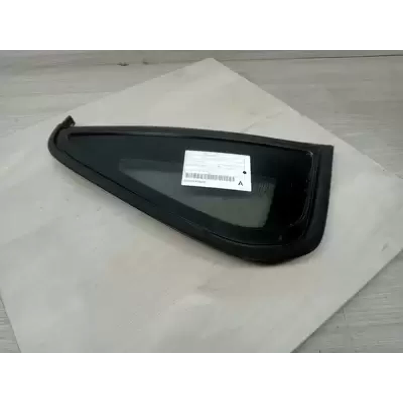 HOLDEN COMMODORE RIGHT REAR SIDE GLASS VF, UTE, 05/13-12/17 2014