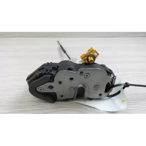 HOLDEN COMMODORE LOCK MECHANISM RIGHT REAR DOOR LOCK, VF, 05/13-12/17 2014