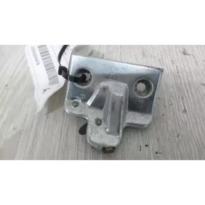 HOLDEN COMMODORE LOCK MECHANISM BOOTLID LOCK, VR-VS, 06/93-07/97 1995
