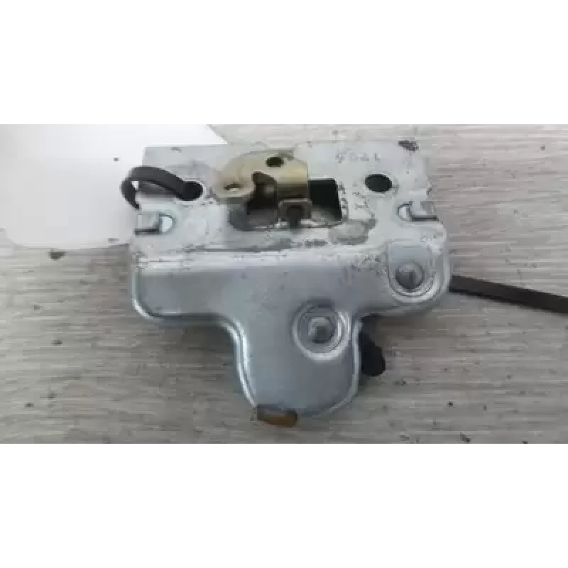 HOLDEN COMMODORE LOCK MECHANISM BOOTLID LOCK (ON REAR PANEL), VT-VZ, 09/97-09/07