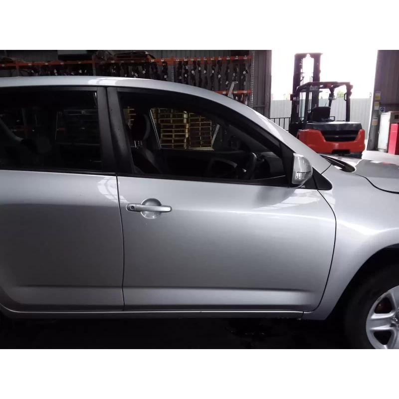 TOYOTA RAV4 RIGHT FRONT DOOR ACA33, 11/05-12/12 2009