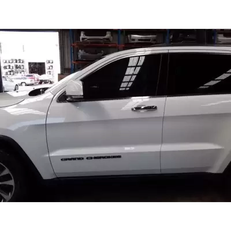 JEEP GRANDCHEROKEE LEFT FRONT DOOR WK, NON MOULD TYPE, 10/10-02/22 2018