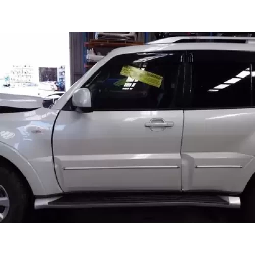 MITSUBISHI PAJERO LEFT FRONT DOOR NS-NX, 5DR WAGON, 08/06-04/21 2010